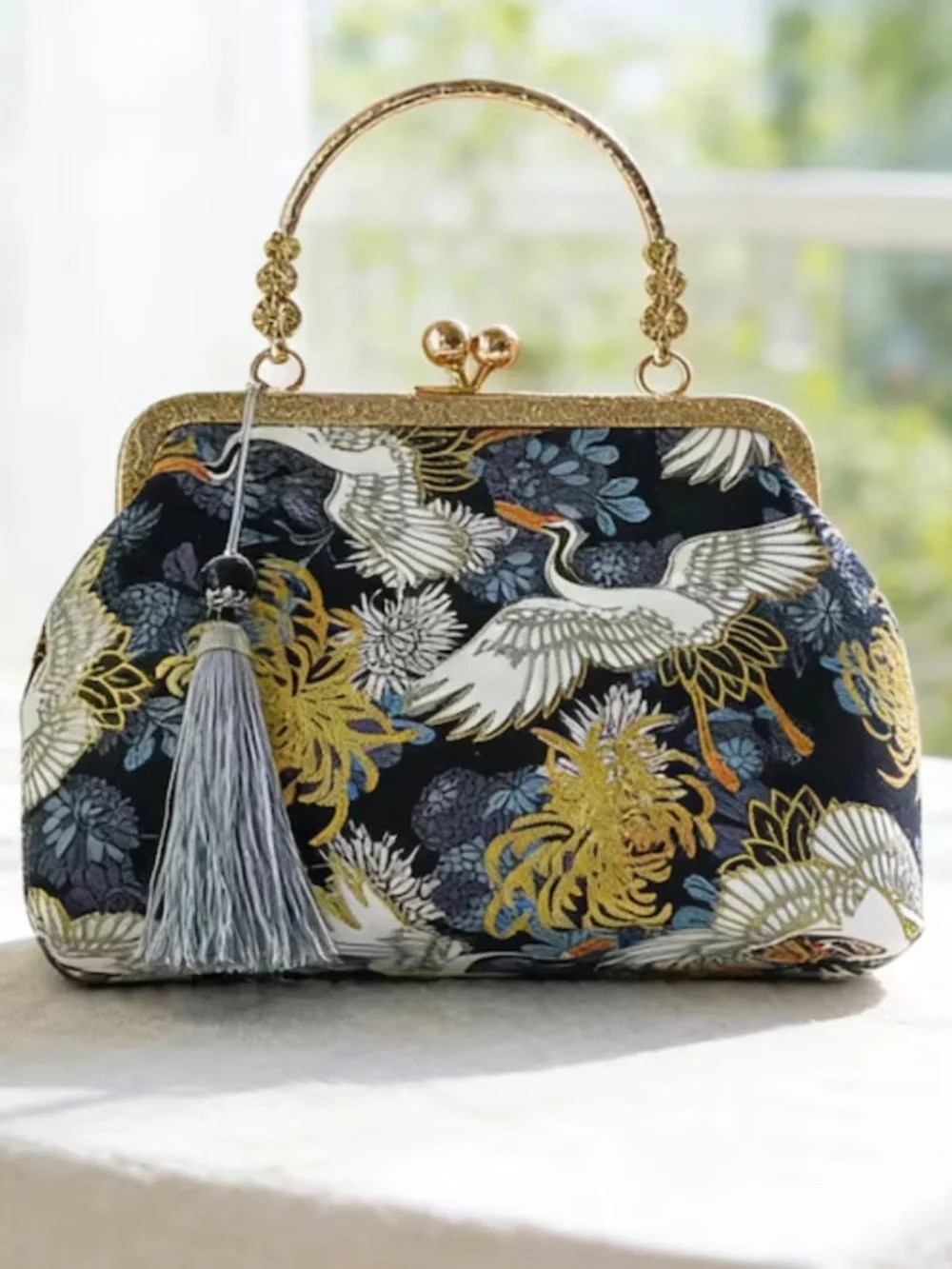 Vintage Floral Kiss Lock Handbag, Retro Fabric Clasp Purse with Chain Strap.